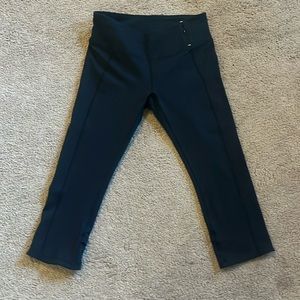 Calia black capri length leggings size M